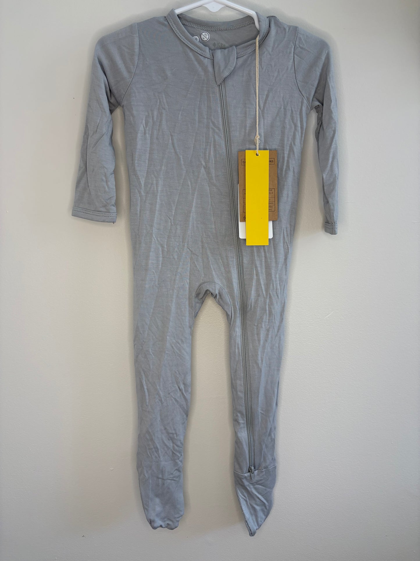 pre-loved :: 12-18M Slate Grey Bamboo Footie (NWT)