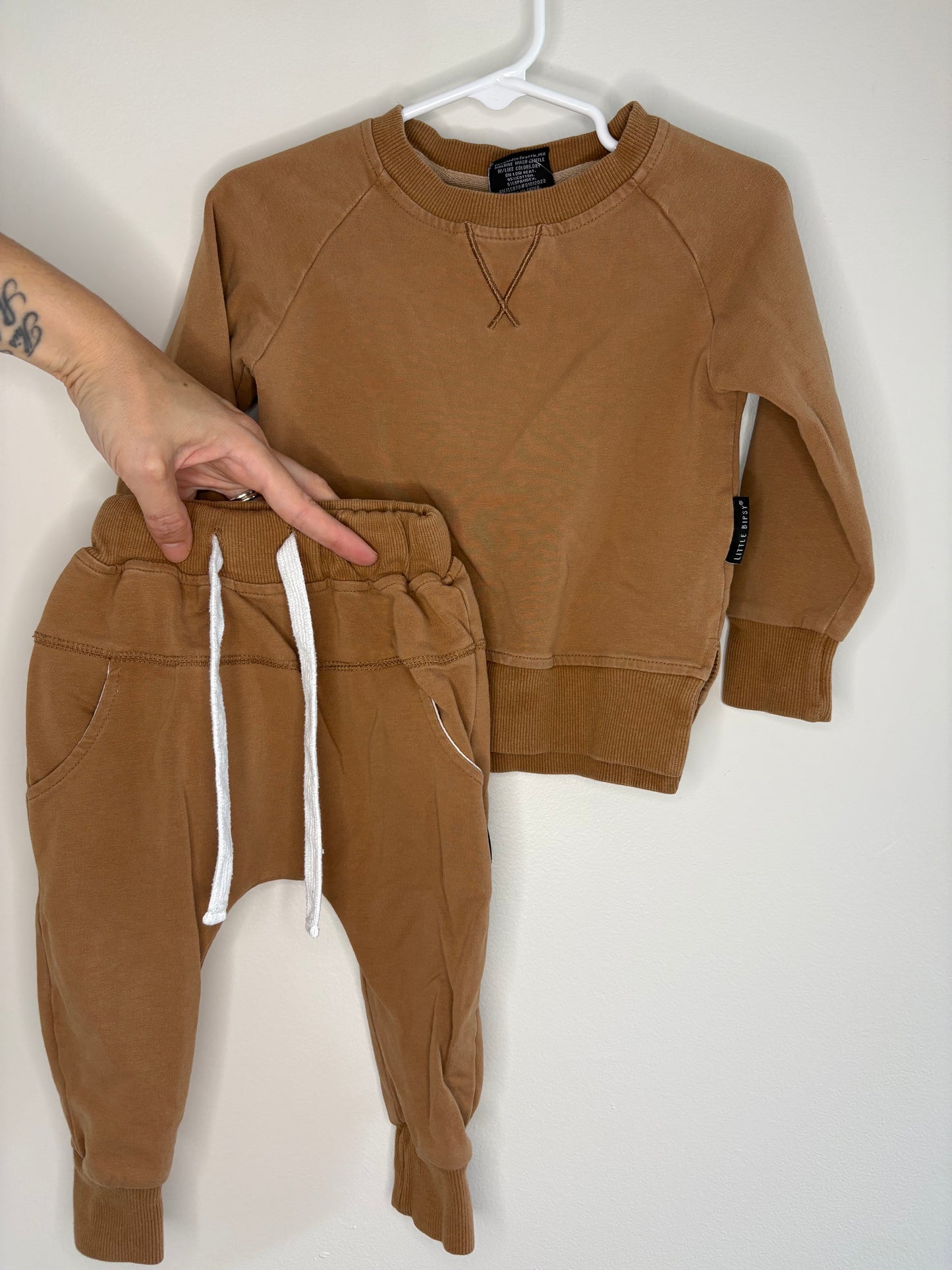pre-loved :: 12-18M Brown Matching Set