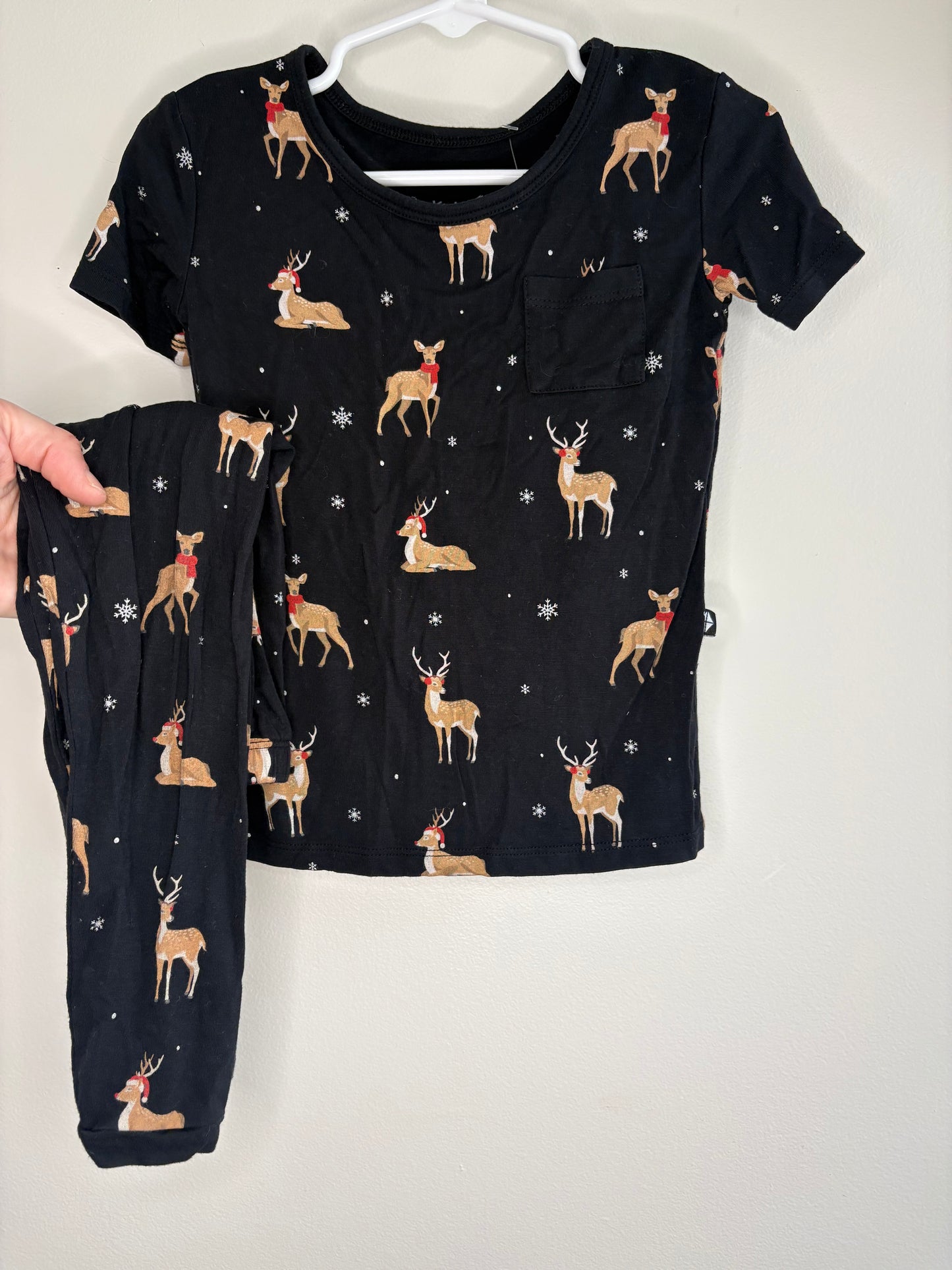 pre-loved :: 3T Black Reindeer Bamboo Jammies