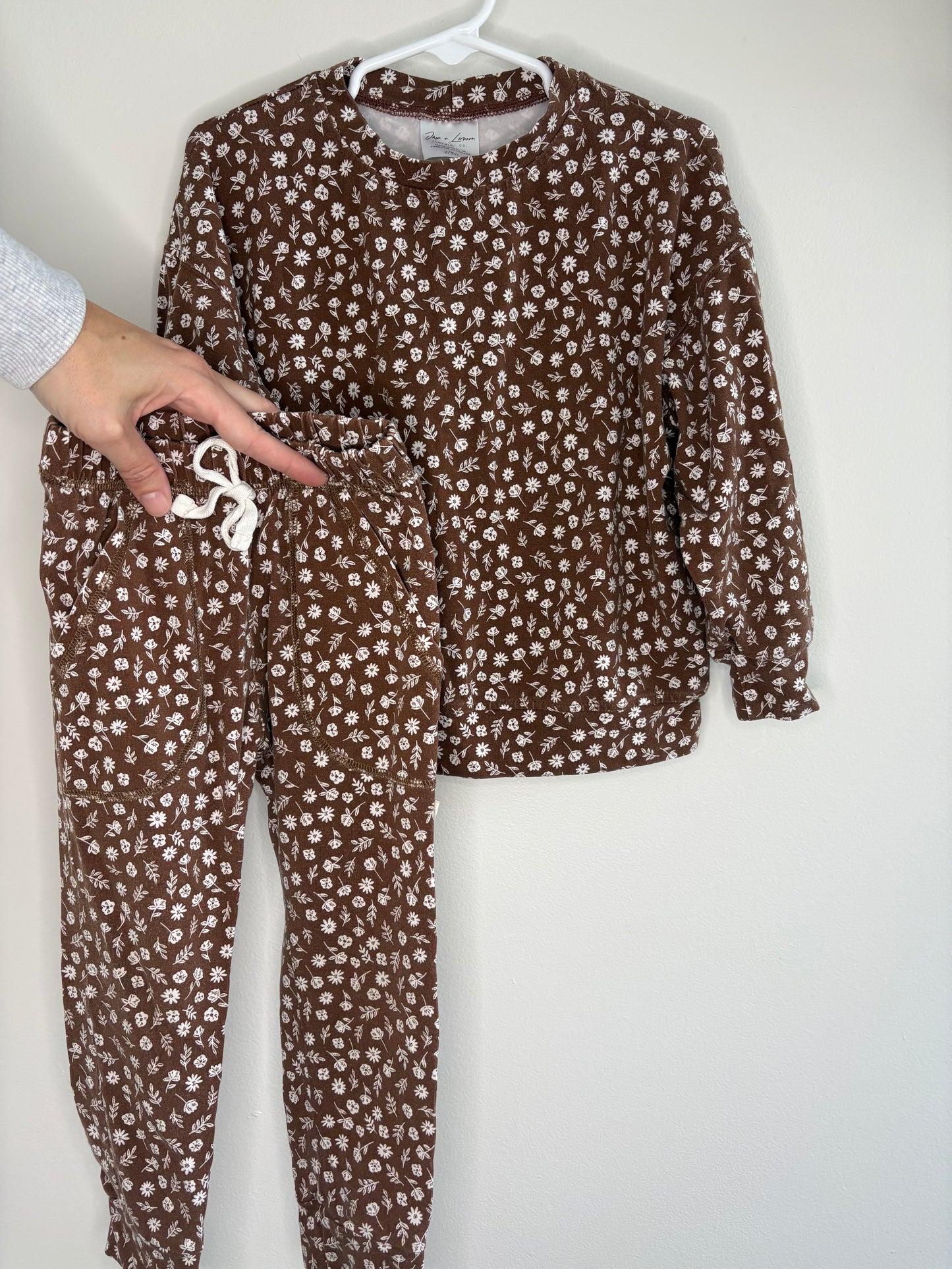 pre-loved :: 2-3T Brown Floral Matching Set