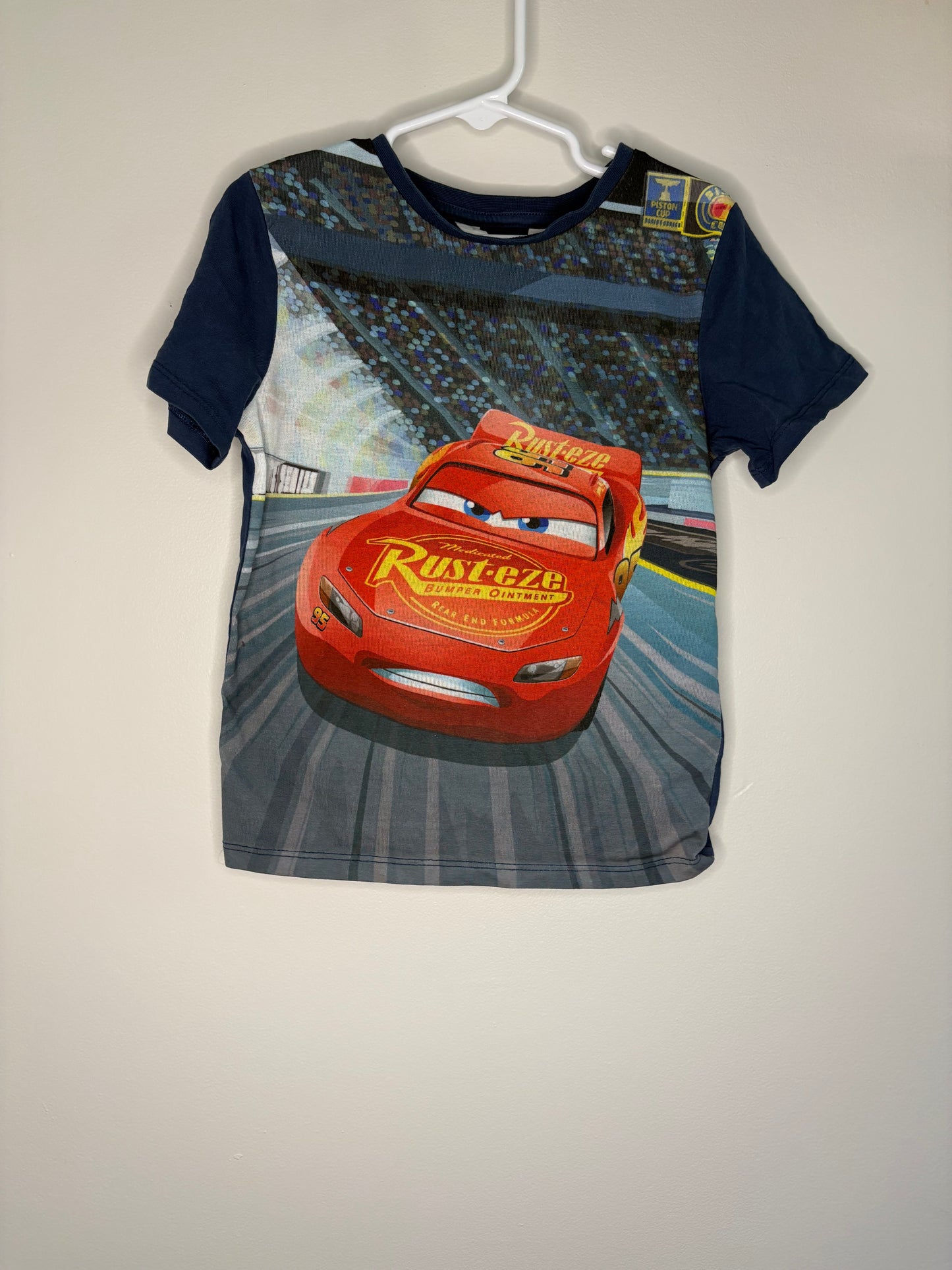 pre-loved :: 4-5T Lightning McQueen Tee