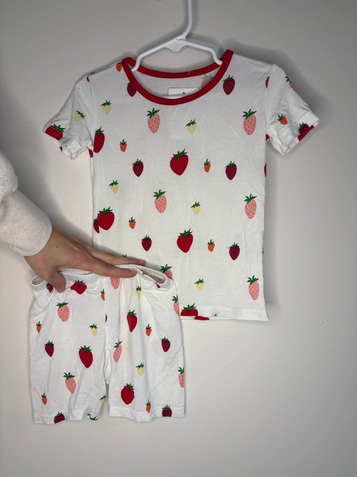 pre-loved :: 3T Strawberry Bamboo Summer Jammies (EUC)