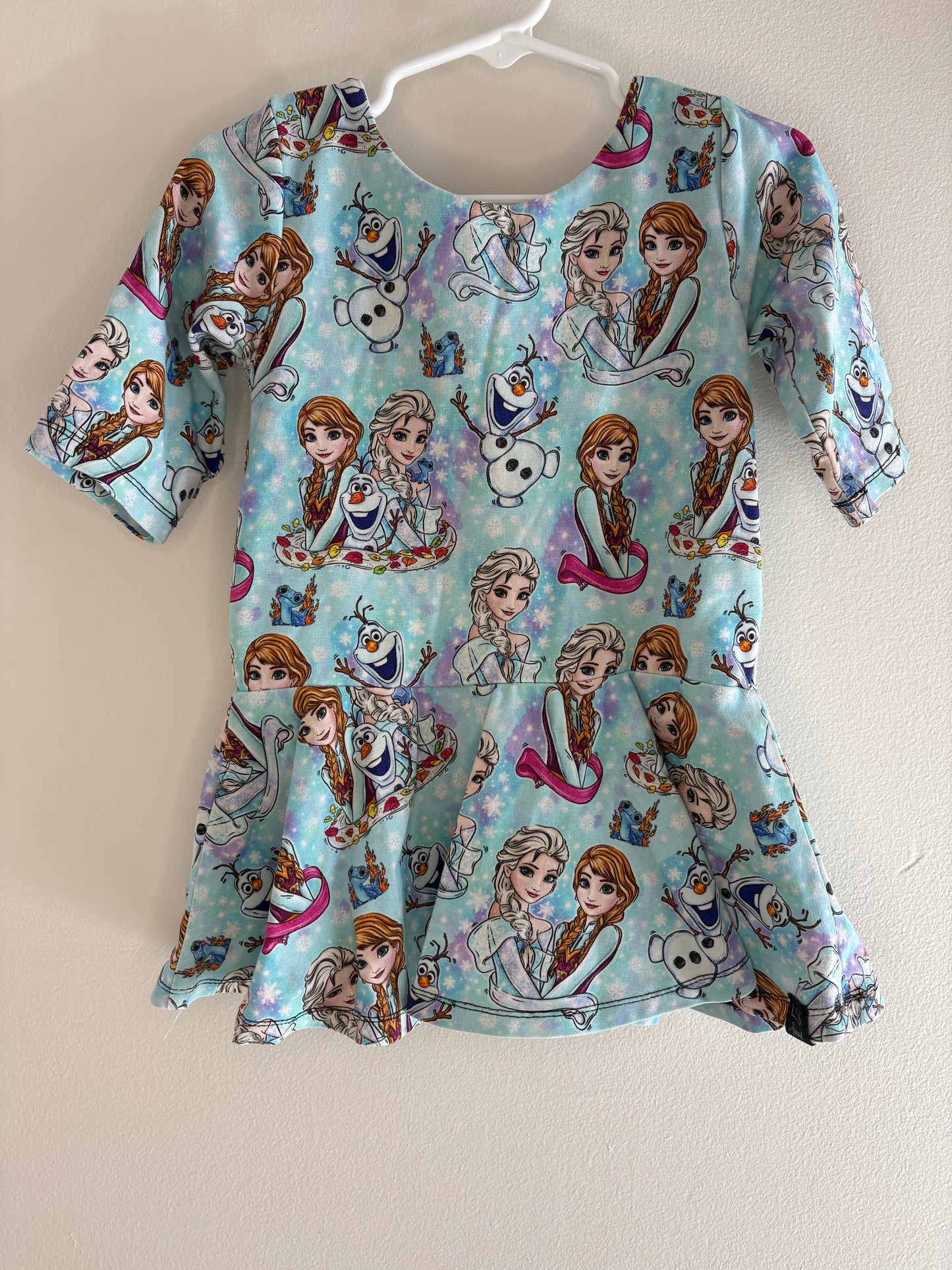 pre-loved :: 3-4T Frozen Peplum Top