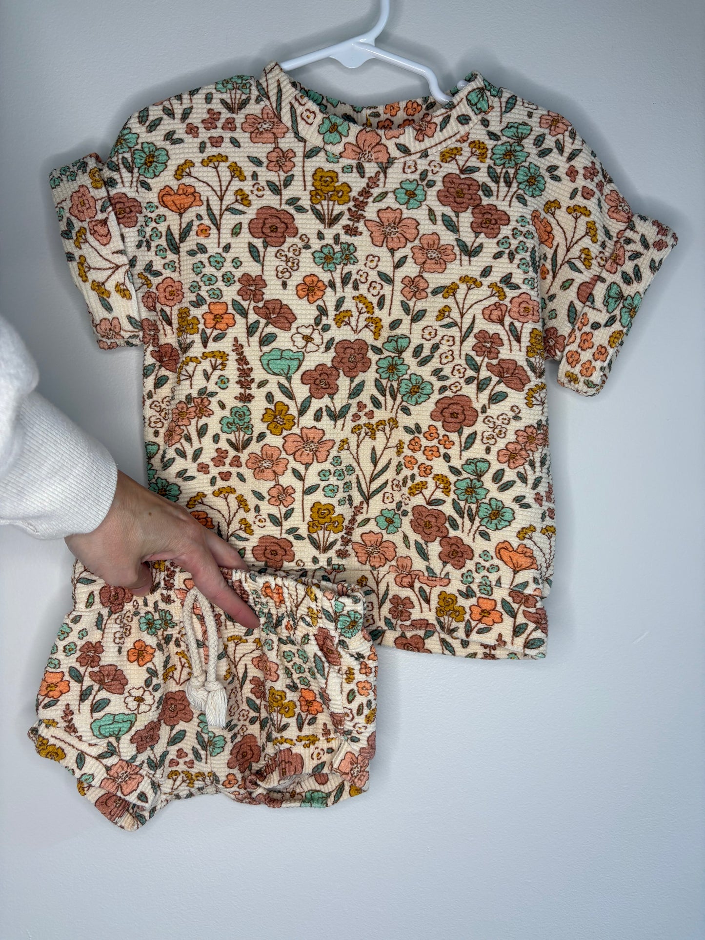 pre-loved :: 18-24M Floral Waffle Short & Top Set (EUC)
