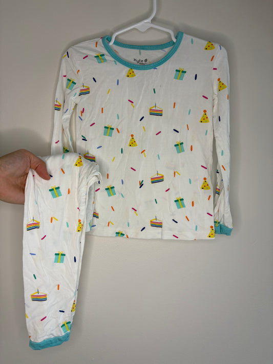 pre-loved :: 3T Birthday Bamboo Jammies