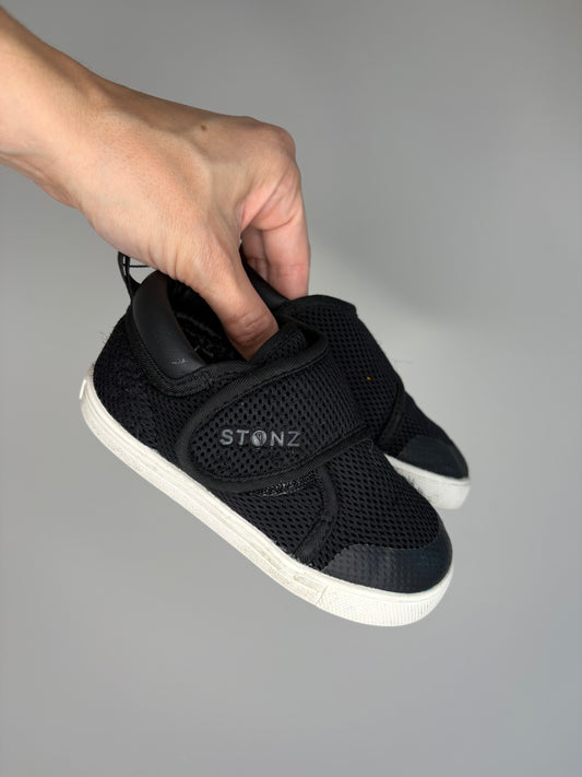 pre-loved :: Toddler 9 Hard Sole Cruisers (small fit)