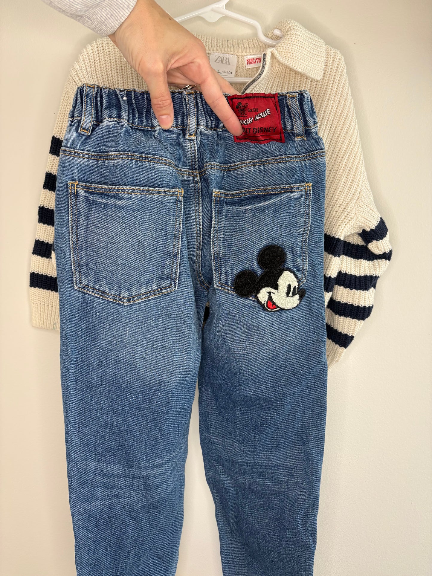 pre-loved :: 4-5T Mickey Knit & Denim Set