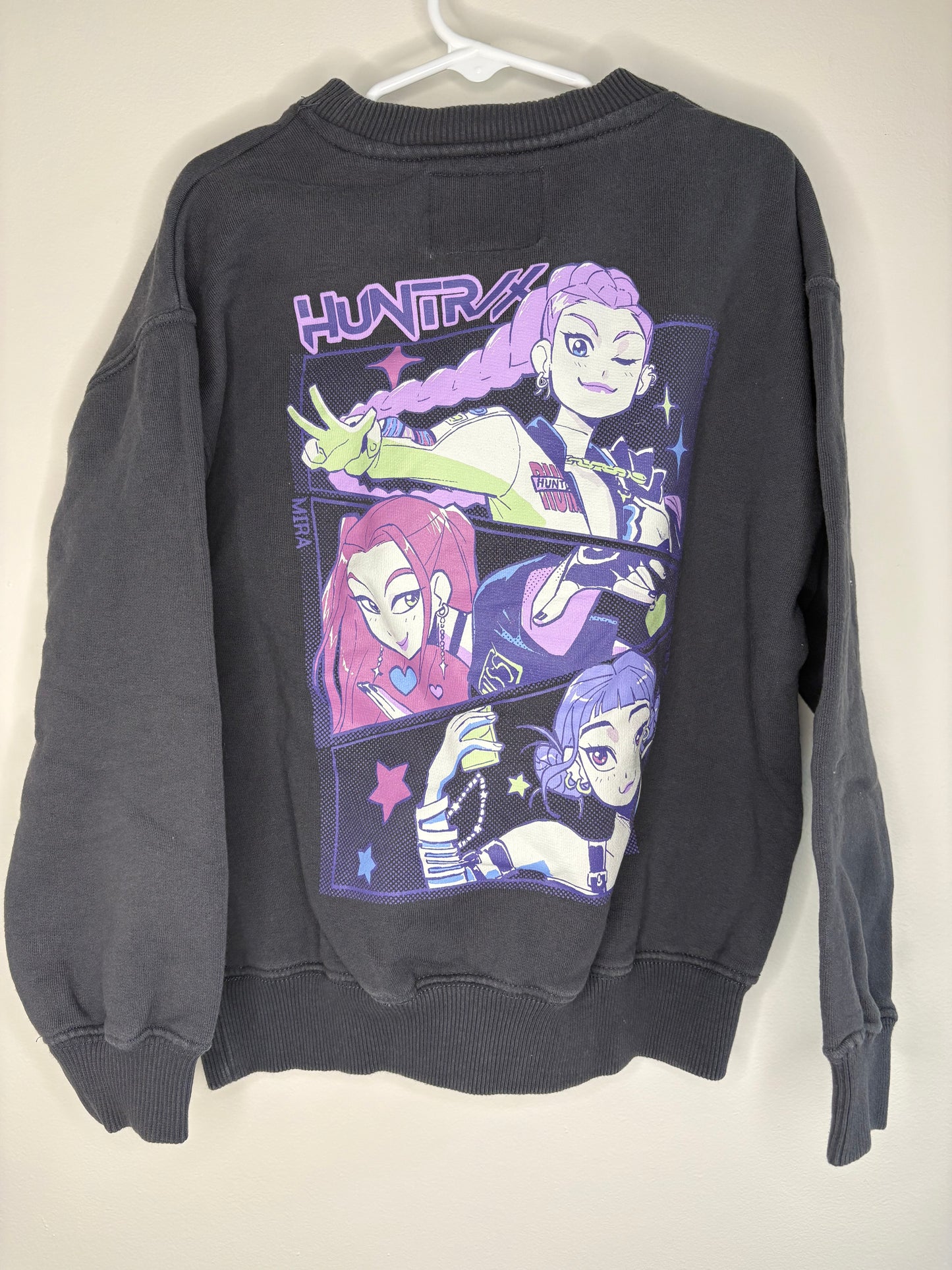 pre-loved :: 8Y Huntrix Crewneck