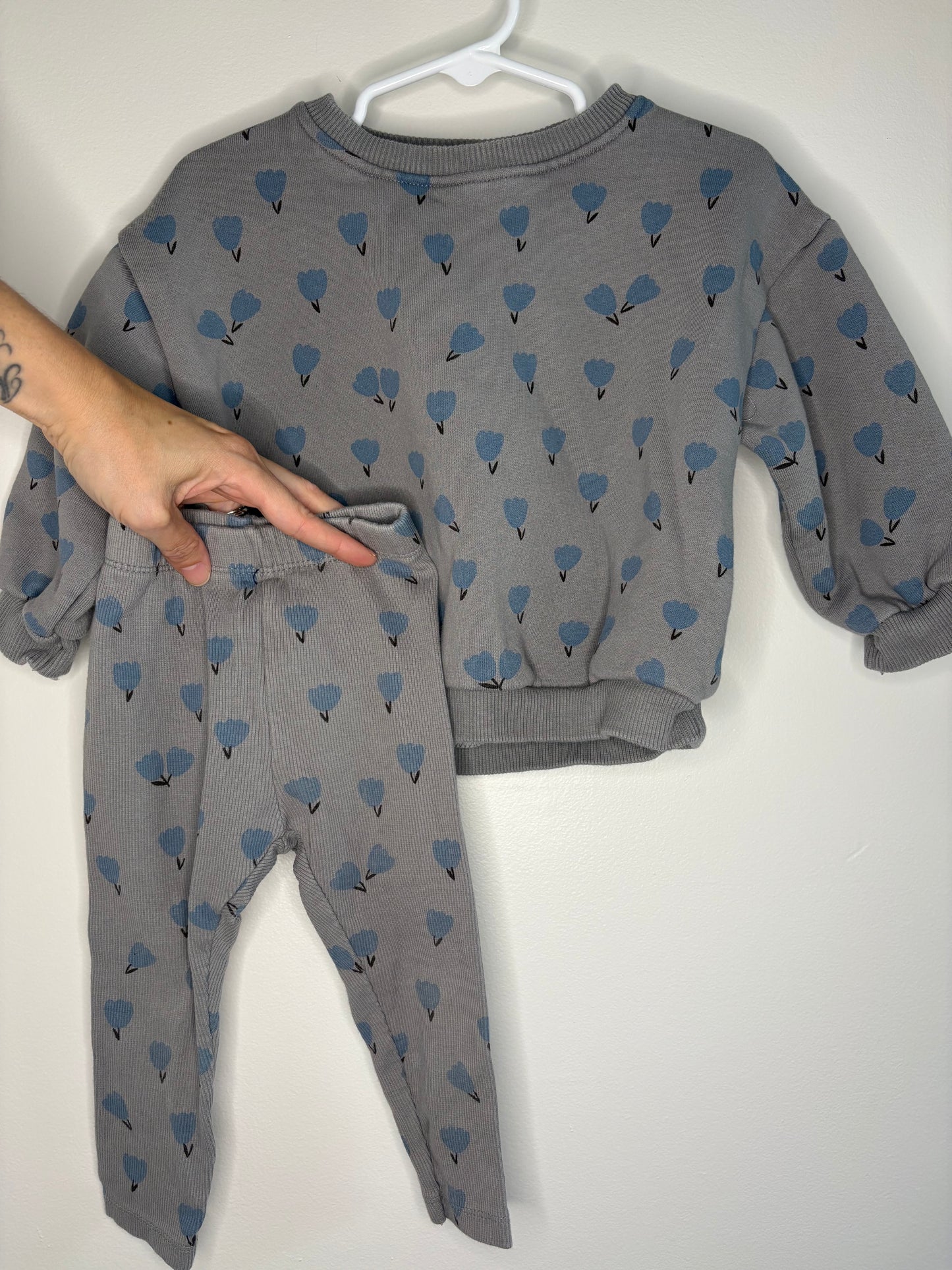 pre-loved :: 18M Grey/Blue Floral Matching Set