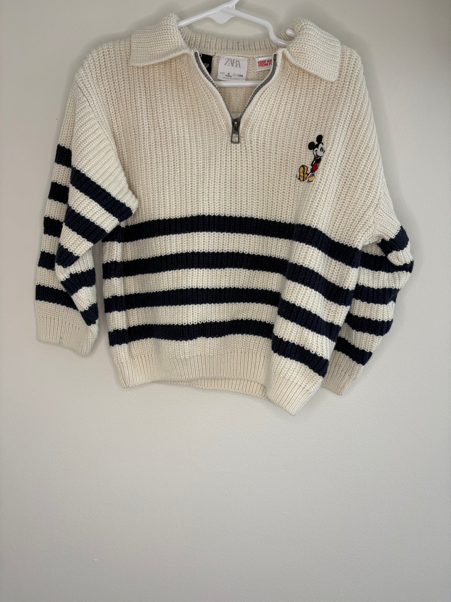 pre-loved :: 4-5T Mickey Knit & Denim Set