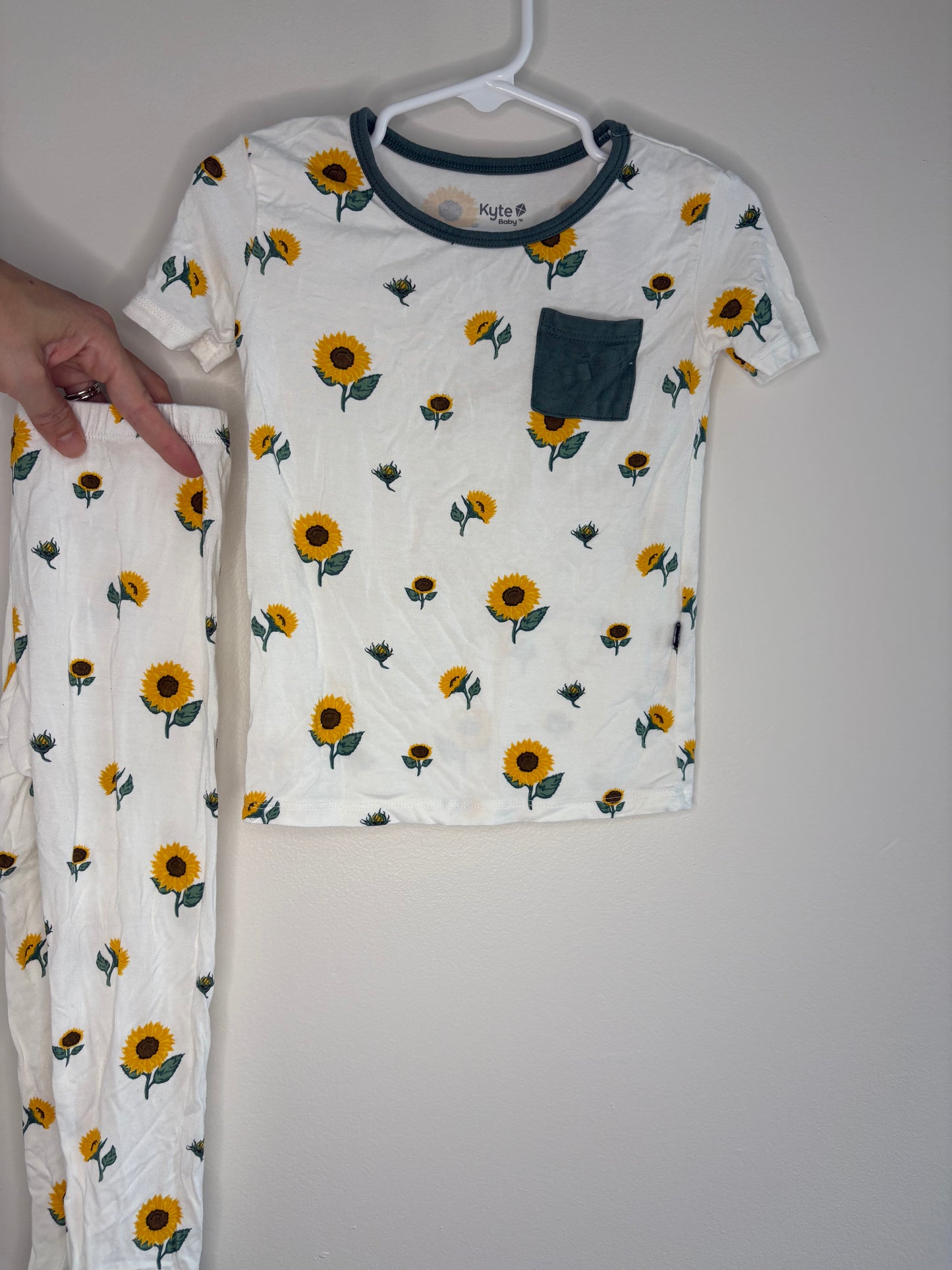 pre-loved :: 3T Sunflower Bamboo Jammies