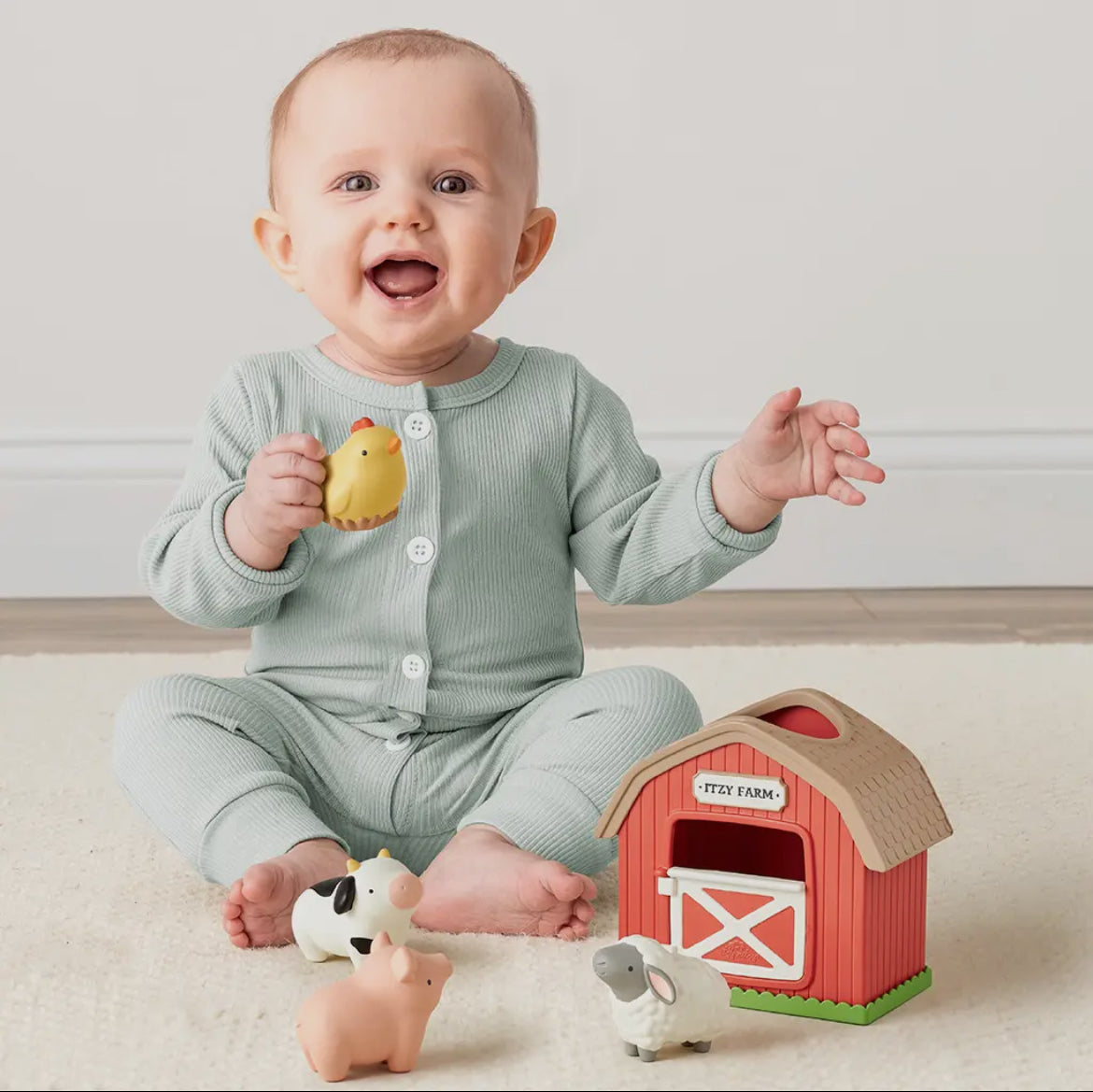 Itzy Play Barn - Spill and Fill Activity Toy