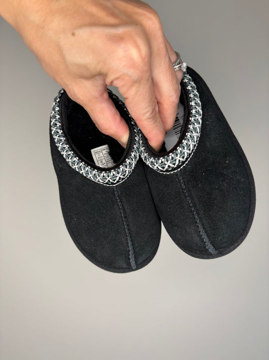 pre-loved :: Toddler 7 UGG Tasmans in Black