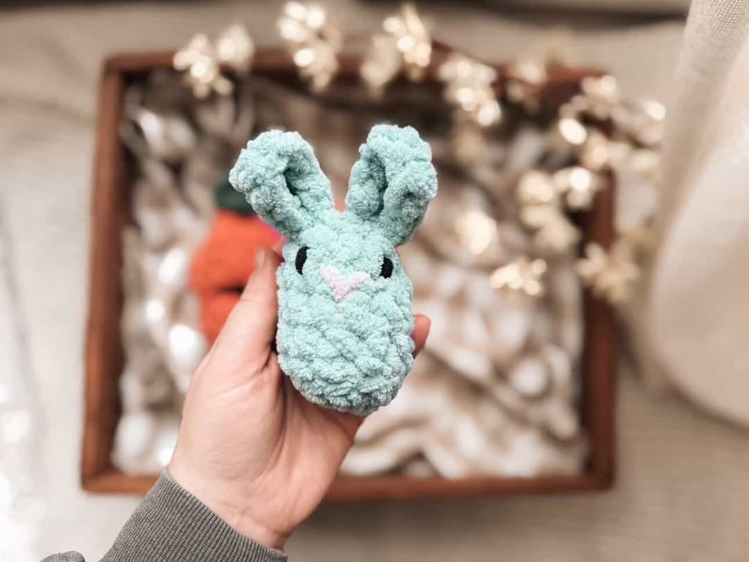 Hatching Bunny & Carrot