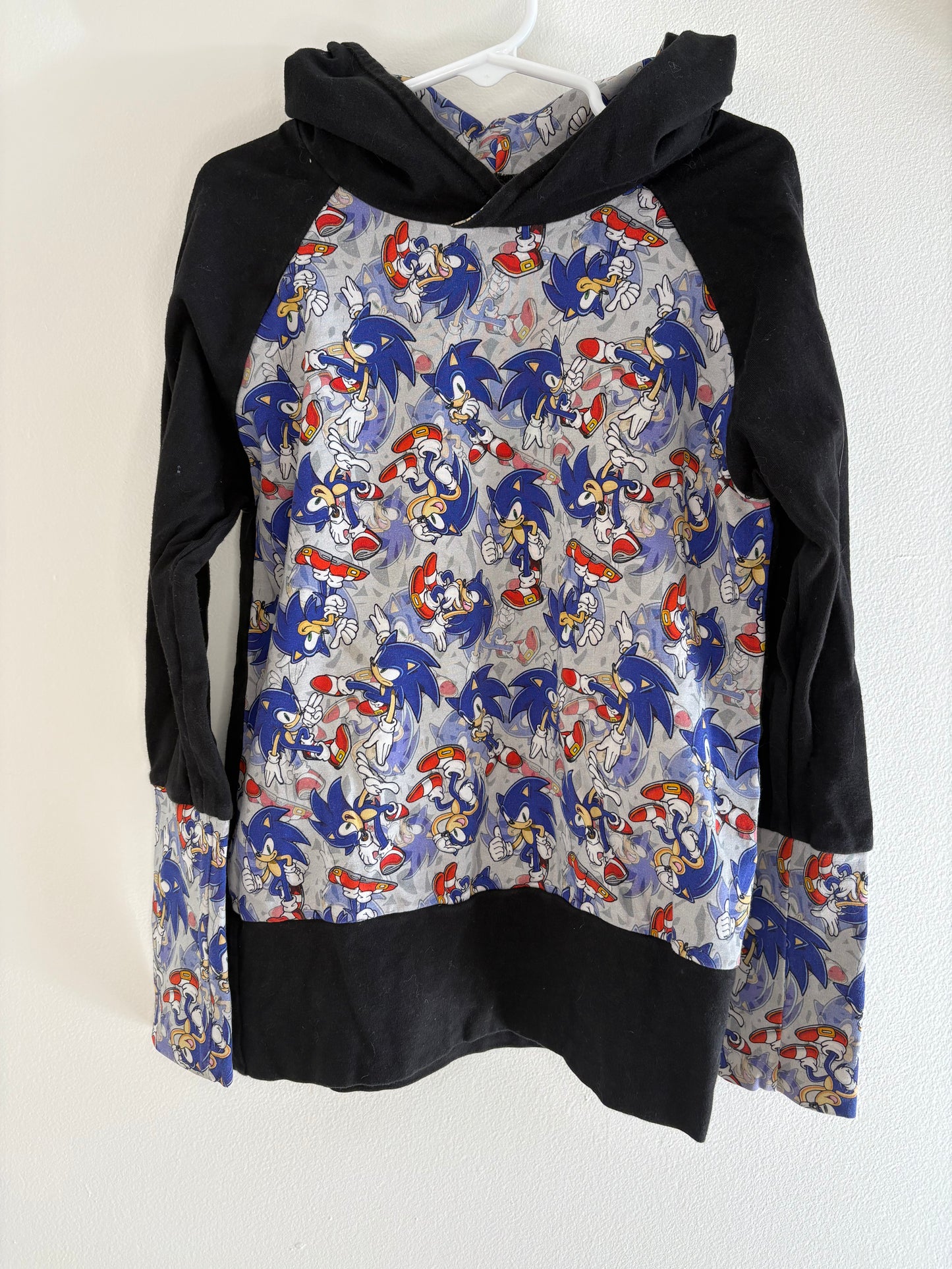 pre-loved :: 5-7Y Sonic Hoodie (grow with me)