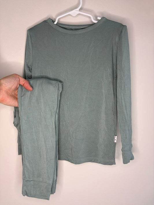 pre-loved :: 5T Sage bamboo Jammies