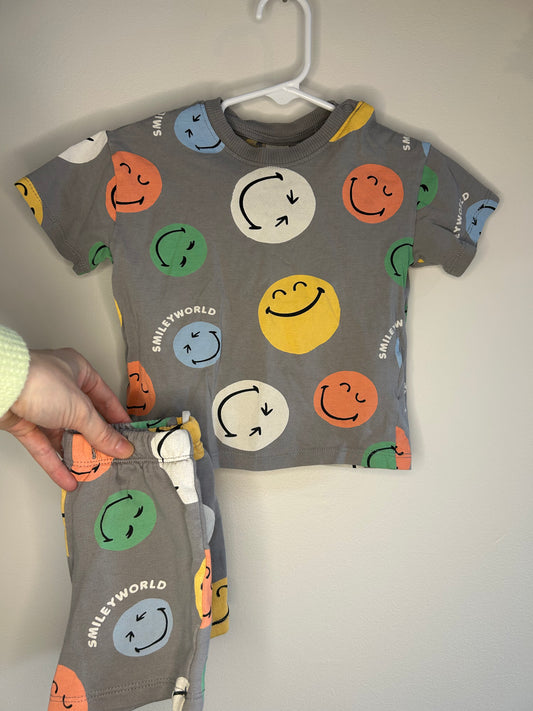pre-loved :: 9-12M Smiley World Short & Top Set by H&M