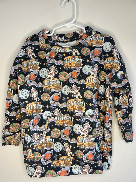pre-loved :: 4T Magic School Bus Crewneck by WiseMind Designs
