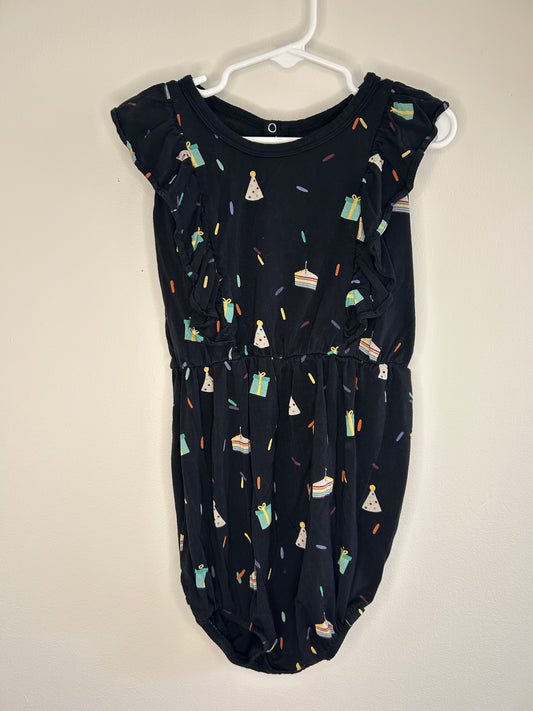 pre-loved :: 3T Black Birthday Short Romper by Kyte
