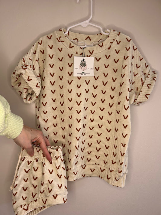 pre-loved :: 5T NWT Chevron Waffle Short & Top Set by Dear Aspen