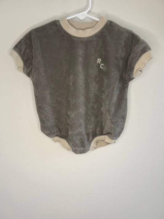 pre-loved :: 3-6M Grey Terry Short Romper by Rylee + Cru