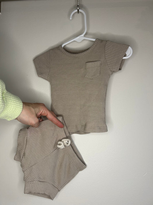 pre-loved :: 0-3M Oat Ribbed Short & Top Set by Mebie Baby