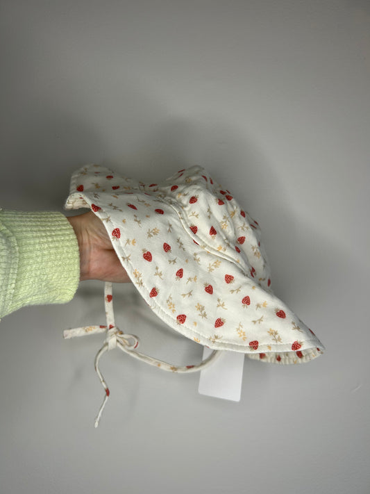 pre-loved :: 0-6M Muslin Strawberry Sunhat by Rylee + Cru