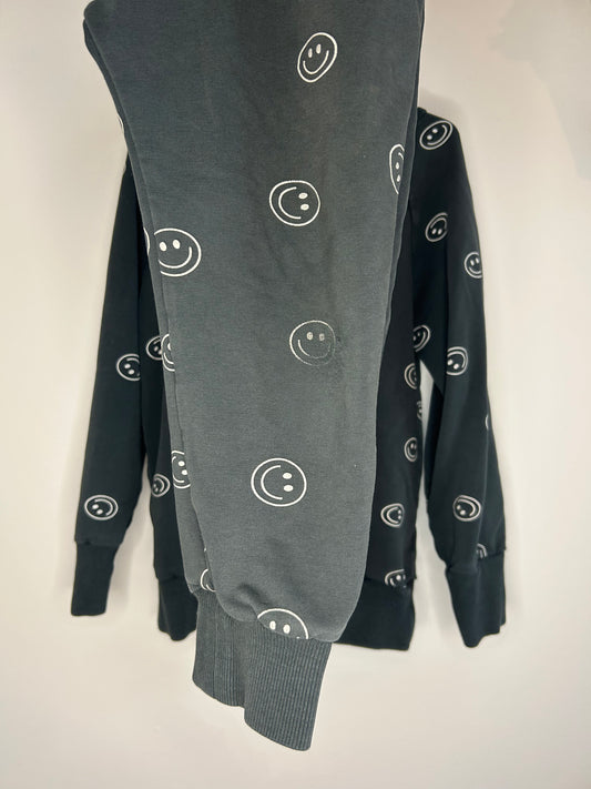pre-loved :: 6Y Smiley Face Pant & Top Set (GUC)