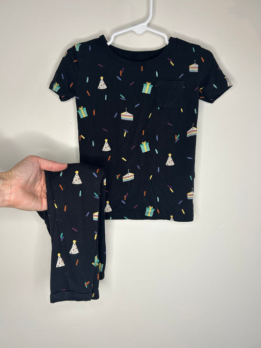 pre-loved :: 3T Bamboo Birthday Sleepset (EUC)