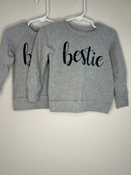 pre-loved :: 12M "Bestie" Crewnecks Set of 2