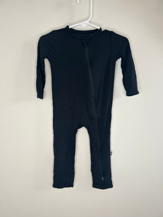 pre-loved :: 6-12M Black Footless Sleeper (EUC)
