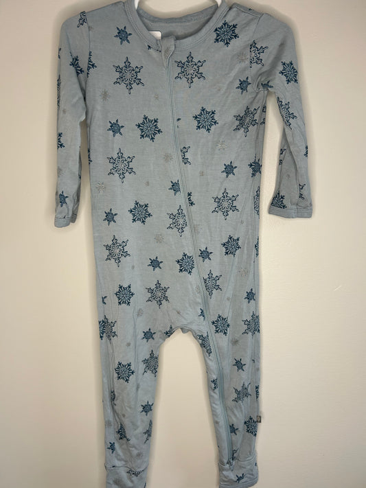 pre-loved :: 3T Snowflake Bamboo Sleeper (GUC)