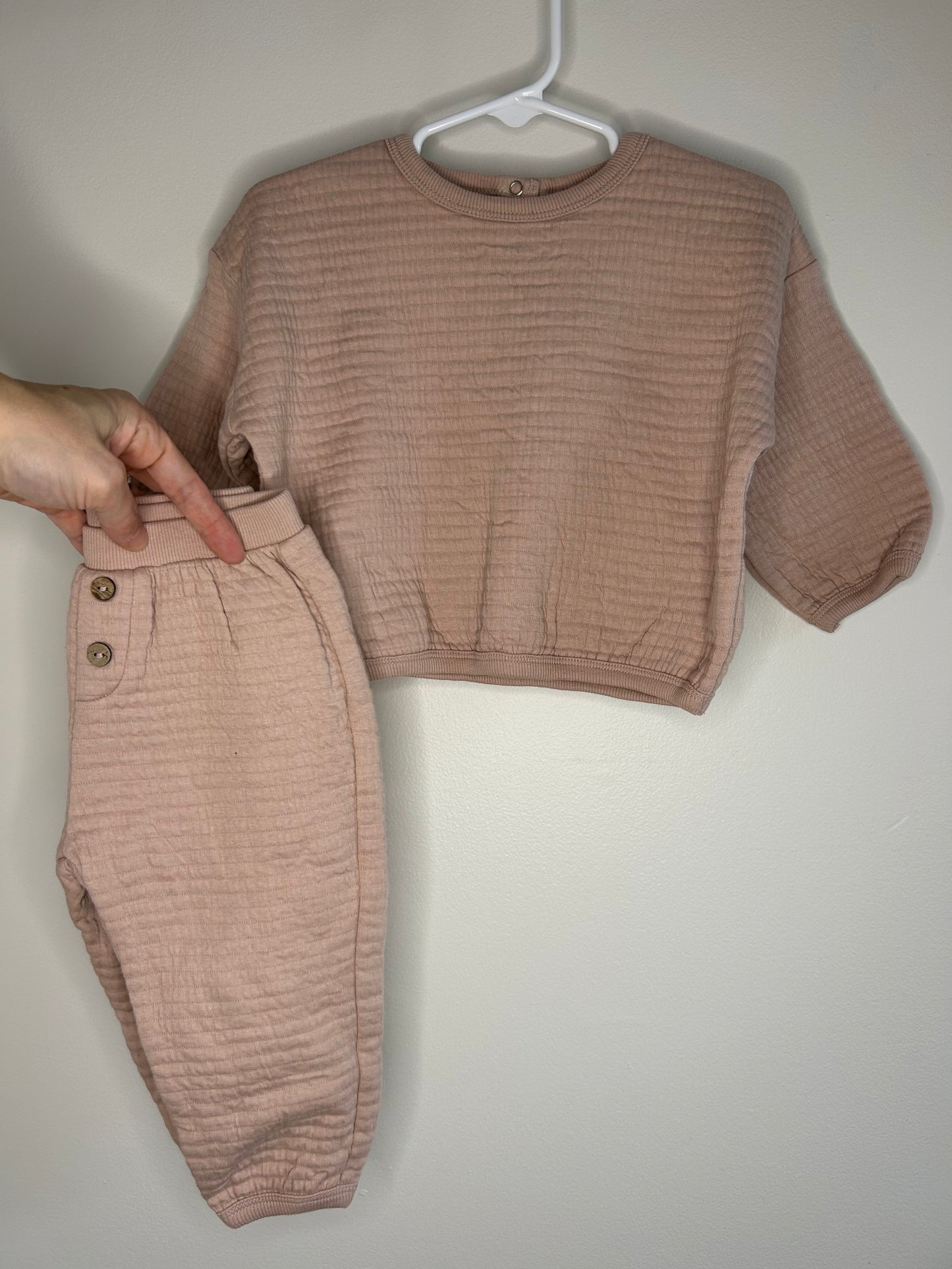 pre-loved :: 12-18M Pink Quilted Set