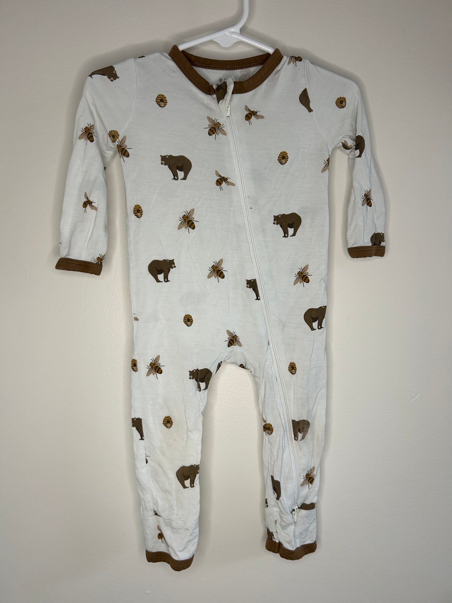 pre-loved :: 6-12M Honey Bear Footless Sleeper
