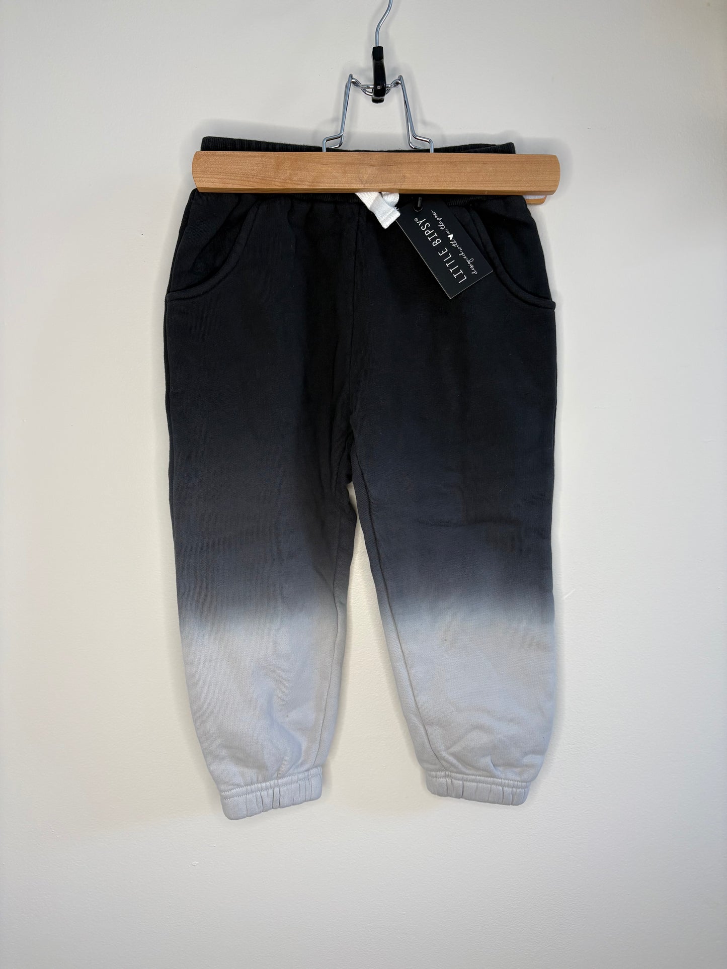 pre-loved :: 3-4T Ombre Sweatpants (NWT)