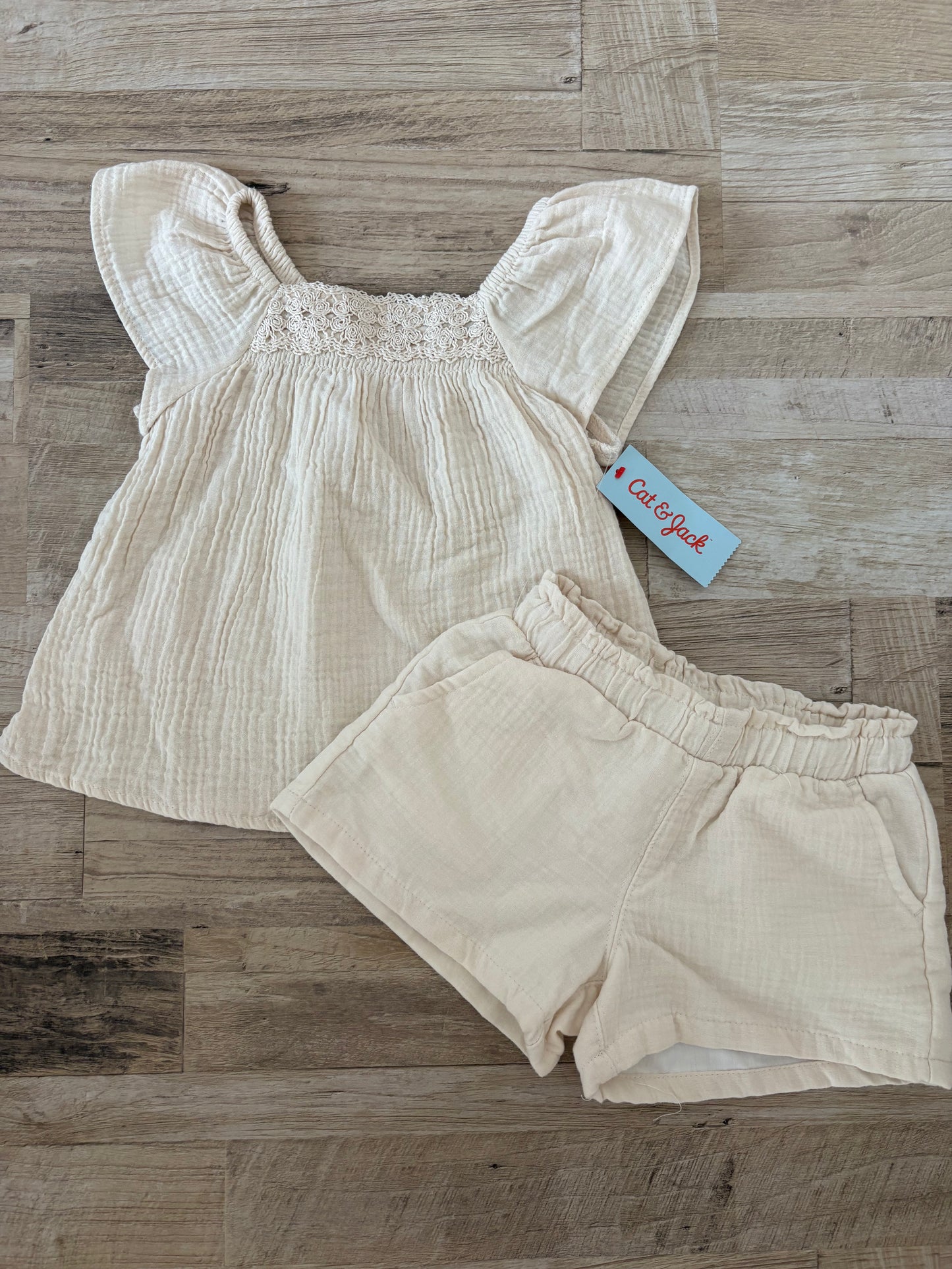 pre-loved :: 5T Neutral Muslin Short & Top Set (NWT)