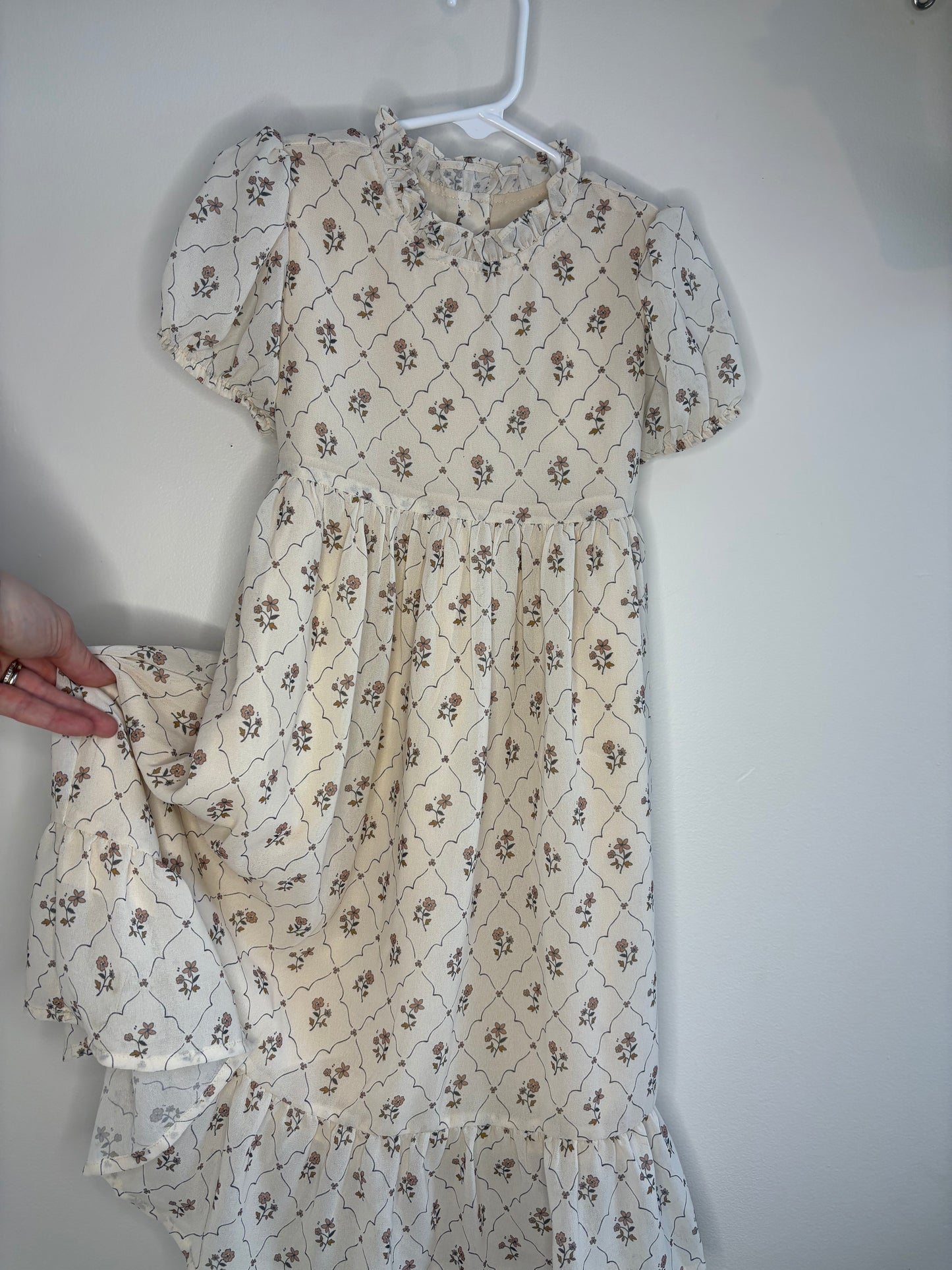 pre-loved :: 4T Ivory Floral Occasion Dress (NWT)