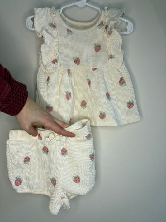 pre-loved :: 24M Strawberry Waffle Short & Top Set