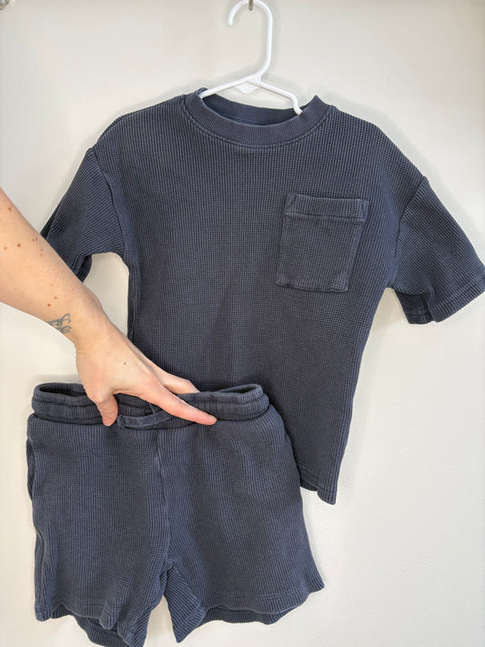 pre-loved :: 4-5T Grey/Blue Waffle Set