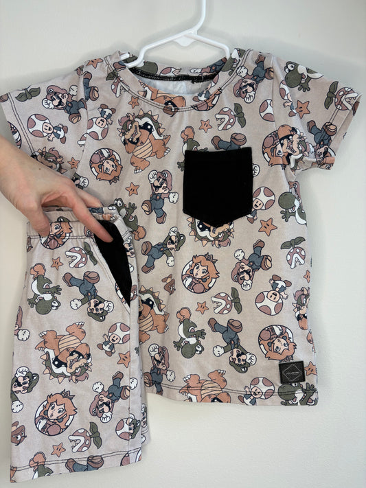 pre-loved :: 5-6T Super Mario Set