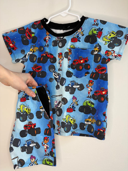 pre-loved :: 4-5T Blaze & the Monster Machines Set