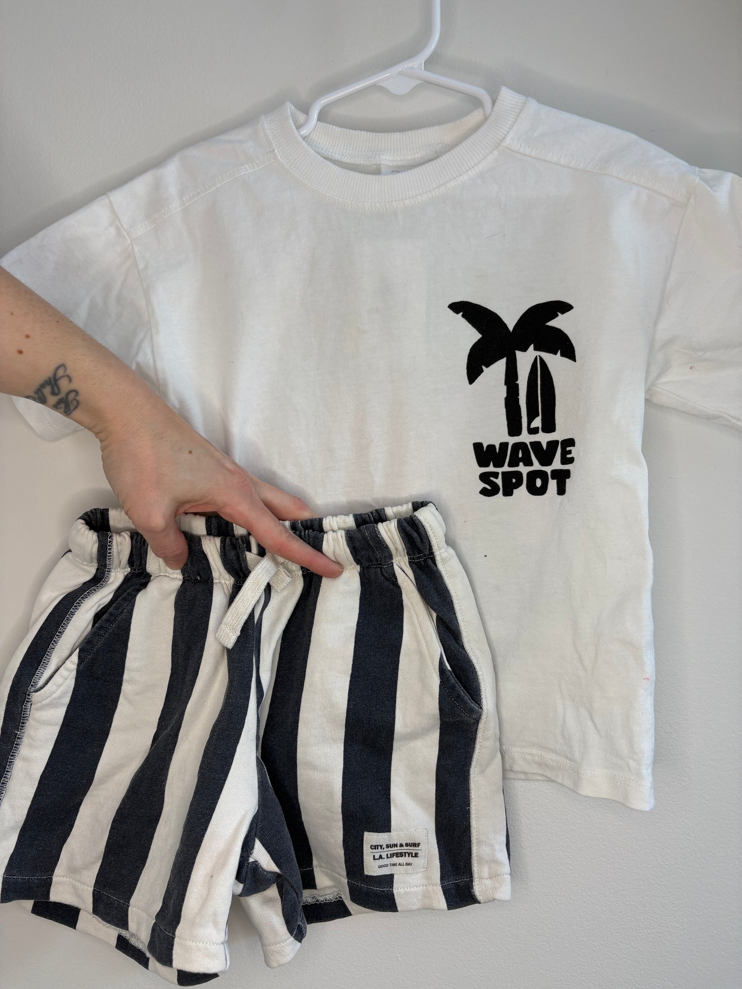 pre-loved :: 4-5T Wave Spot Surf Set