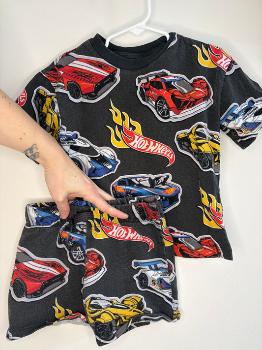 pre-loved :: 3-4T Black Hot Wheels Set (GUC)