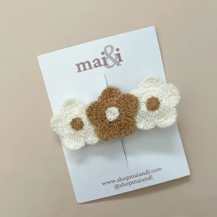 Mai & I - Daisies Clip